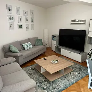 Arena With 3 Bedrooms In The Center Pula